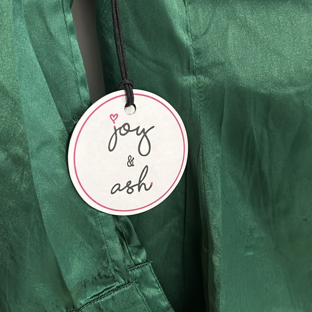 New with tags green satin top with one eye hook closure - Picture 6 of 9